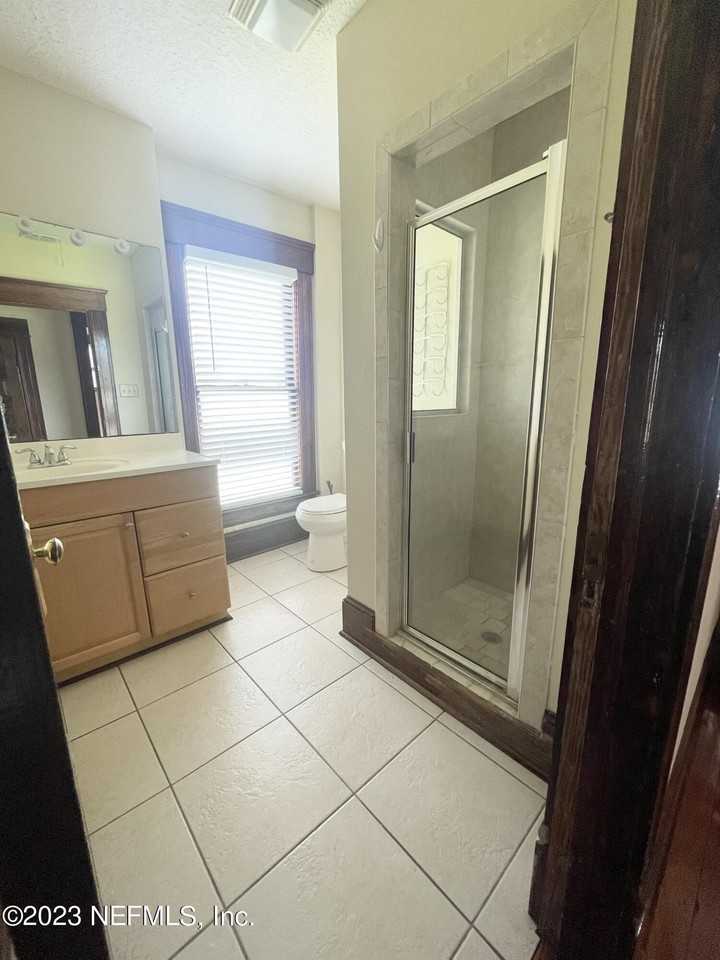 1739 Silver St - Photo 7 of 11