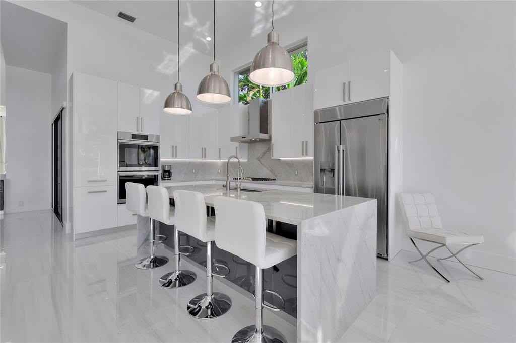 4088 Nw Briarcliff Cir - Photo 2 of 36