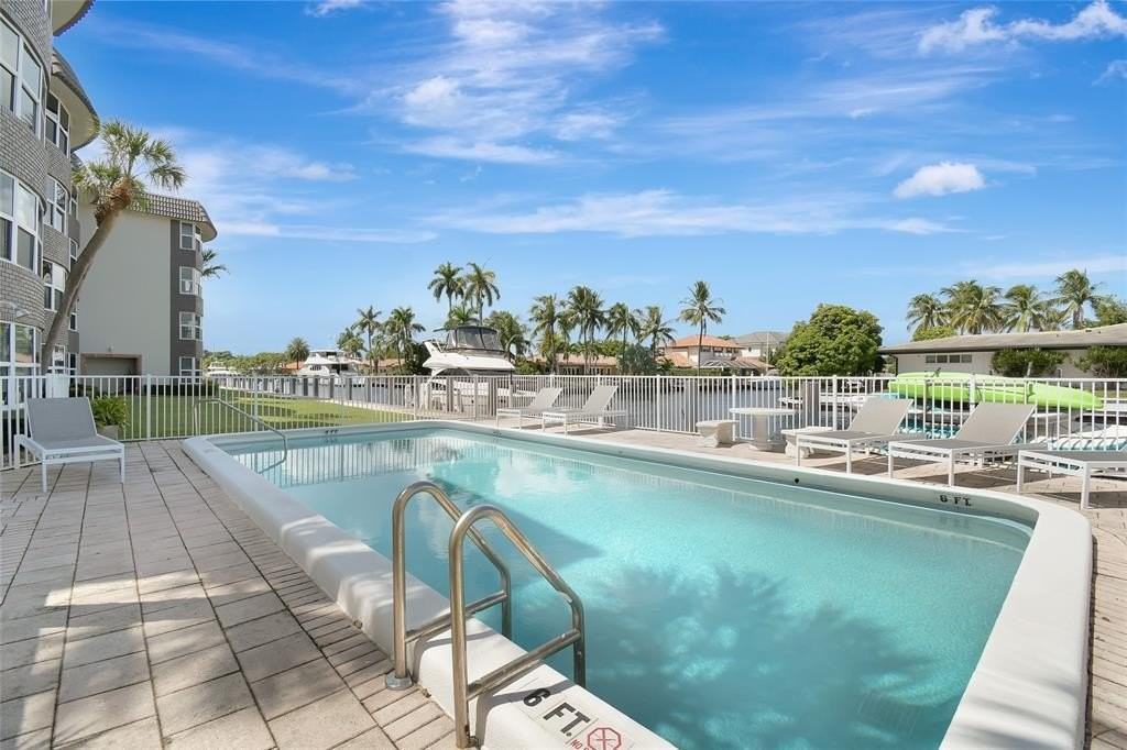 3121 Ne 51st St #404E - Photo 6 of 50