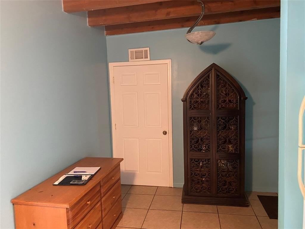 6901 Sw 6th St - Photo 5 of 9