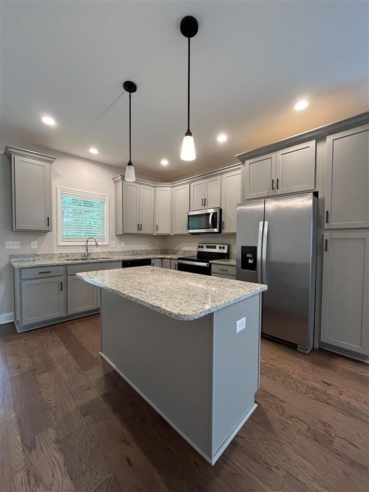 1065 County House Ln - Photo 3 of 10