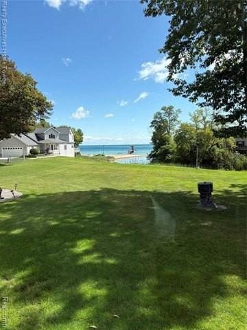 7226 Lakeshore Rd - Photo 4 of 50