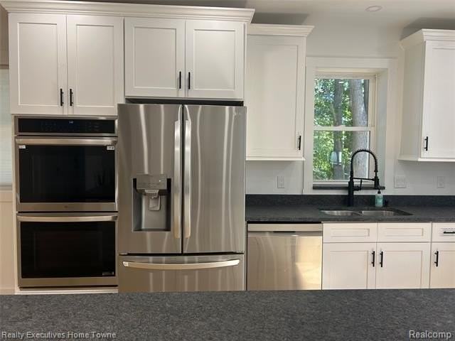 7226 Lakeshore Rd - Photo 7 of 50