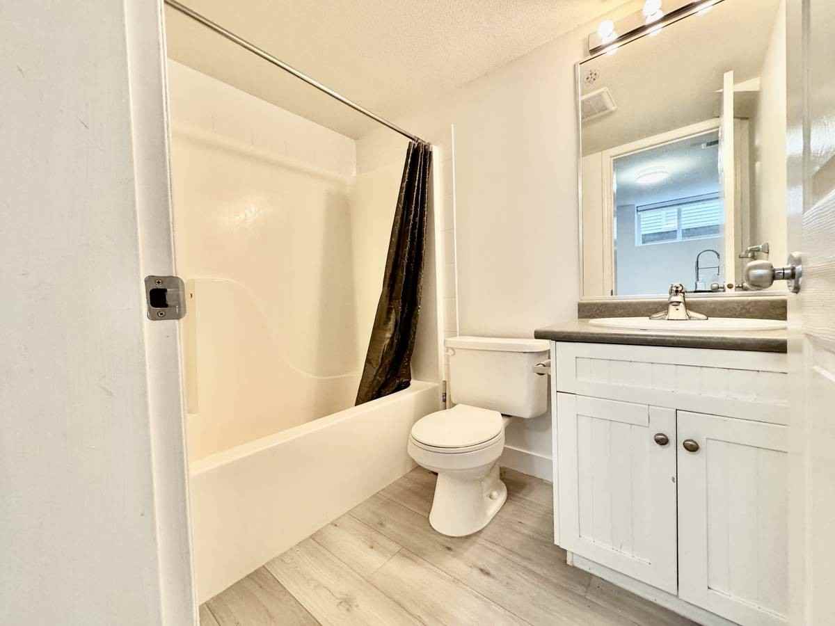 24117 102A Avenue - Photo 4 of 9