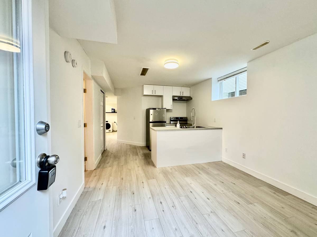 24117 102A Avenue - Photo 5 of 9