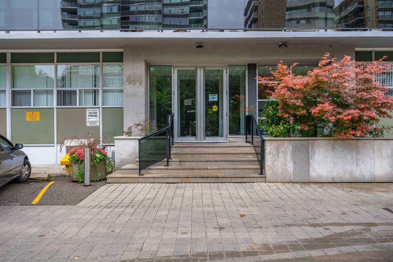 494 Avenue Road #10 - Photo 3 of 26