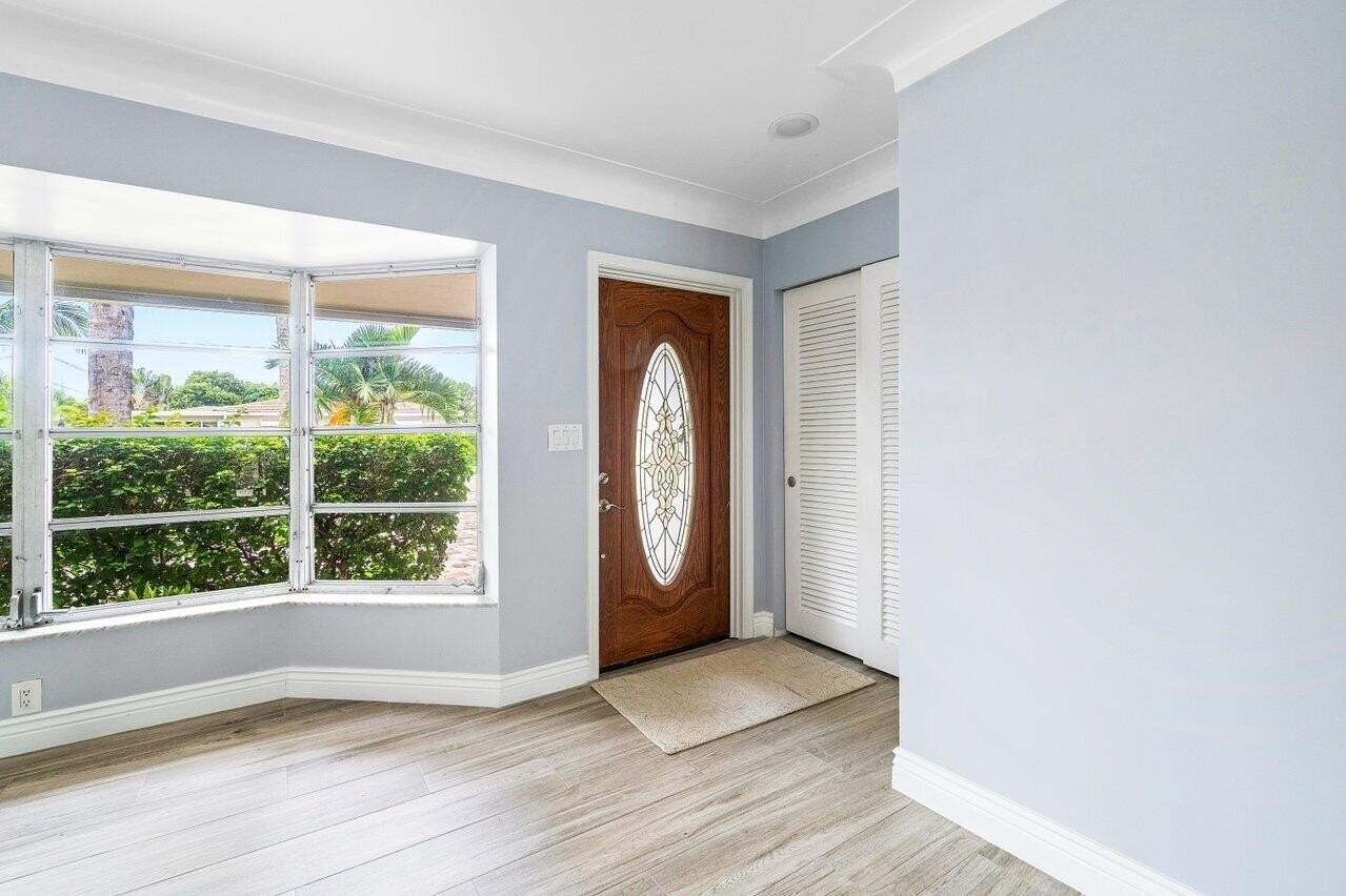 1301 Se 14th Dr - Photo 3 of 34