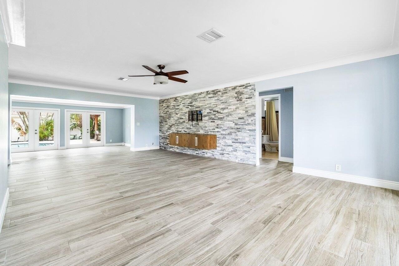 1301 Se 14th Dr - Photo 6 of 34