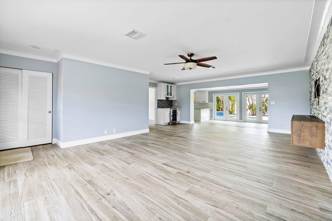 1301 Se 14th Dr - Photo 7 of 34