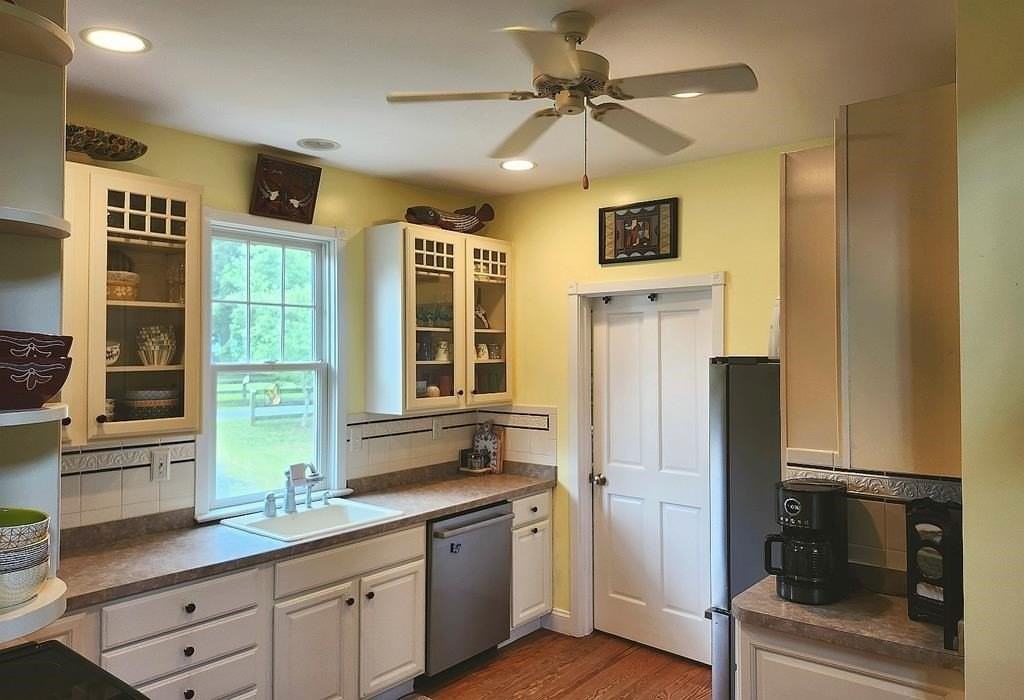 1 Turner St - Photo 5 of 30