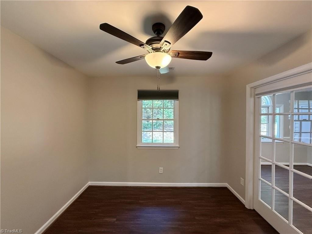 815 Meadowstone Dr - Photo 3 of 22