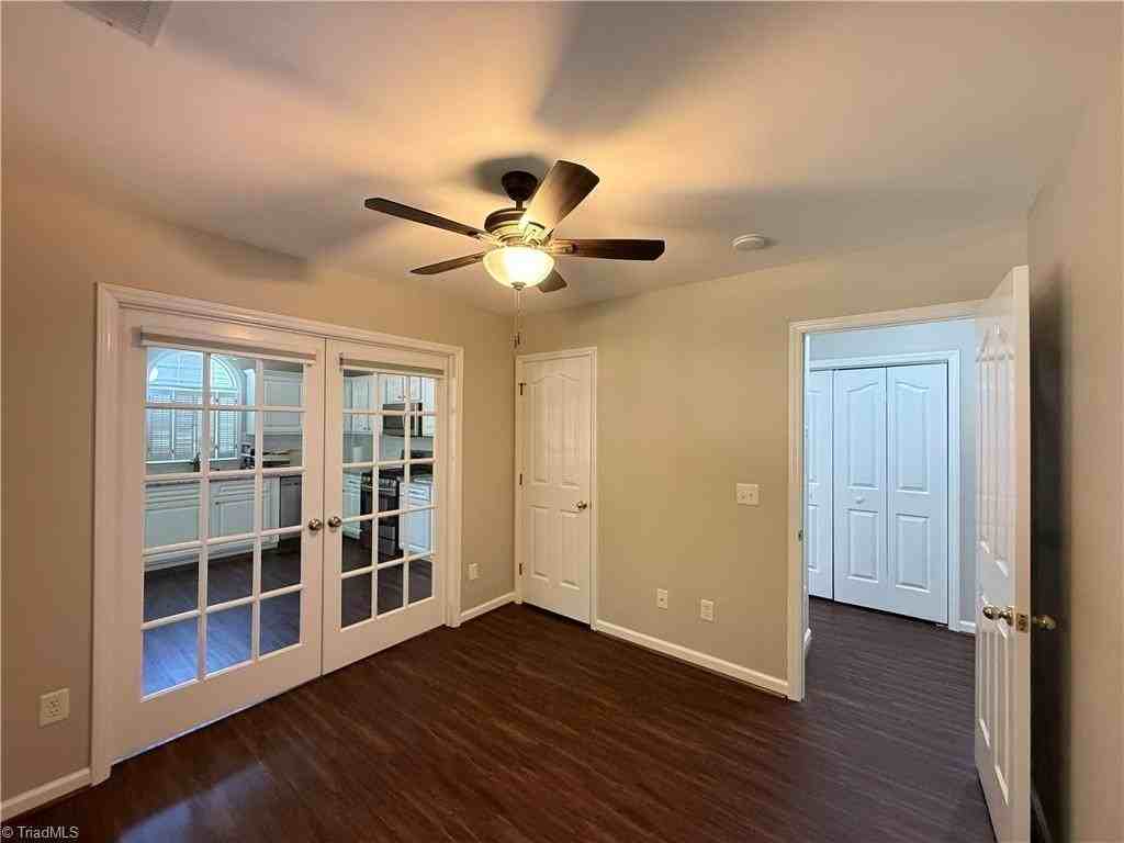 815 Meadowstone Dr - Photo 5 of 22