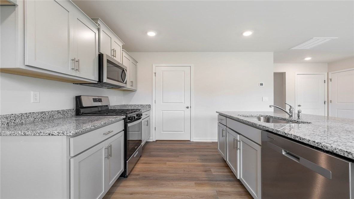 113 Cascade Ln - Photo 3 of 8