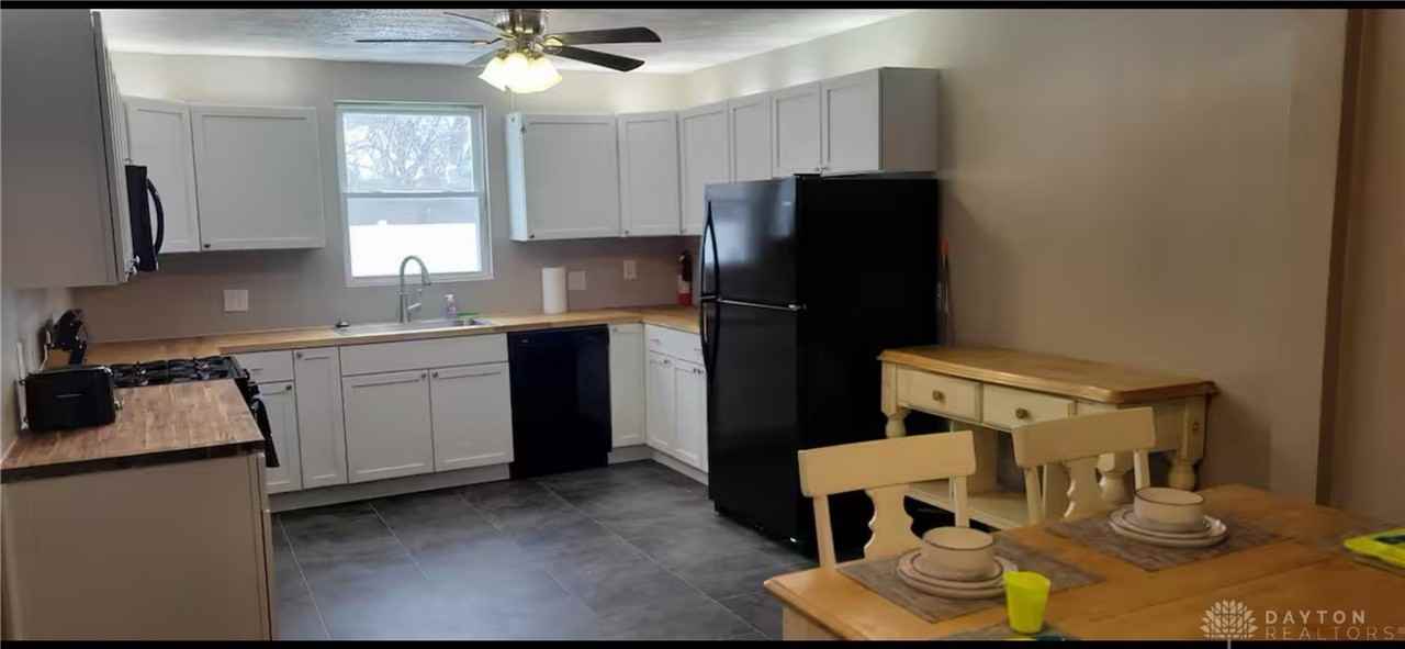 129 Diana Ln N - Photo 2 of 5