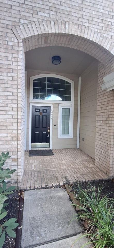 4507 Bridgestone Point Drive - Photo 2 of 20