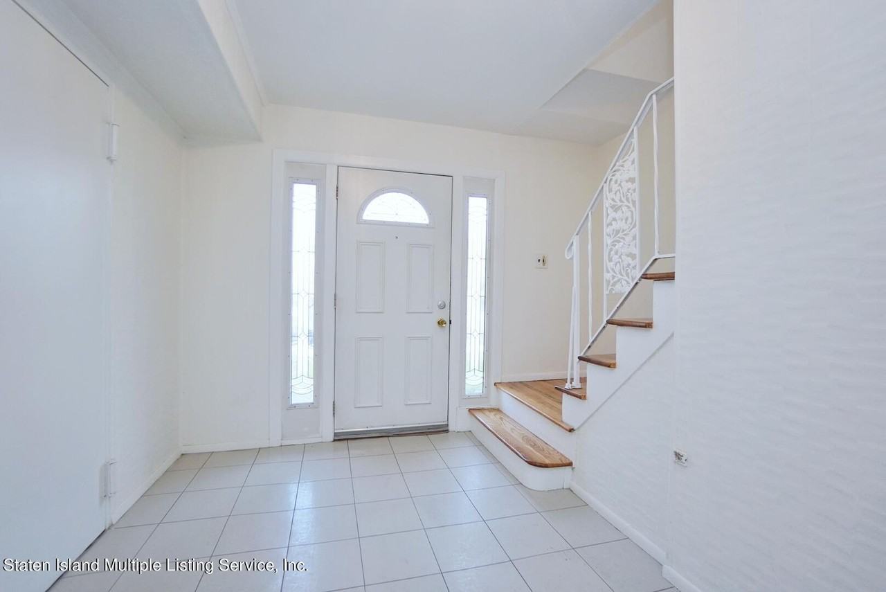 437 Katan Ave - Photo 2 of 7