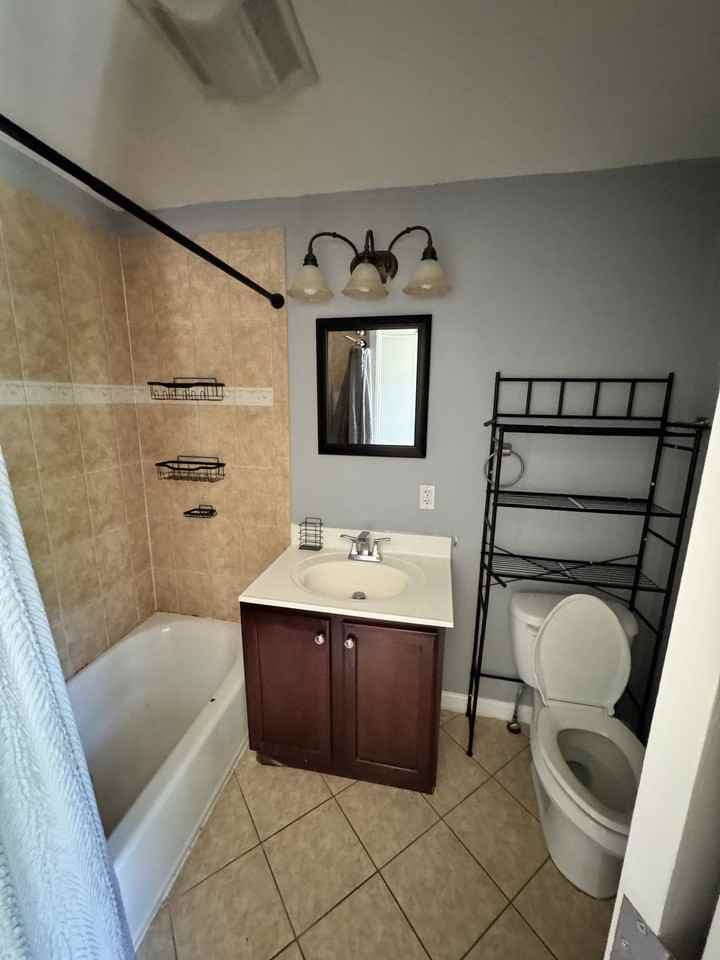 499 Paramus Rd - Photo 7 of 30