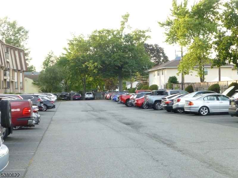 1150 W Saint Georges Ave Apt A15 - Photo 3 of 11