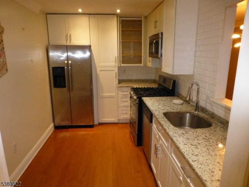 1150 W Saint Georges Ave Apt A15 - Photo 4 of 11