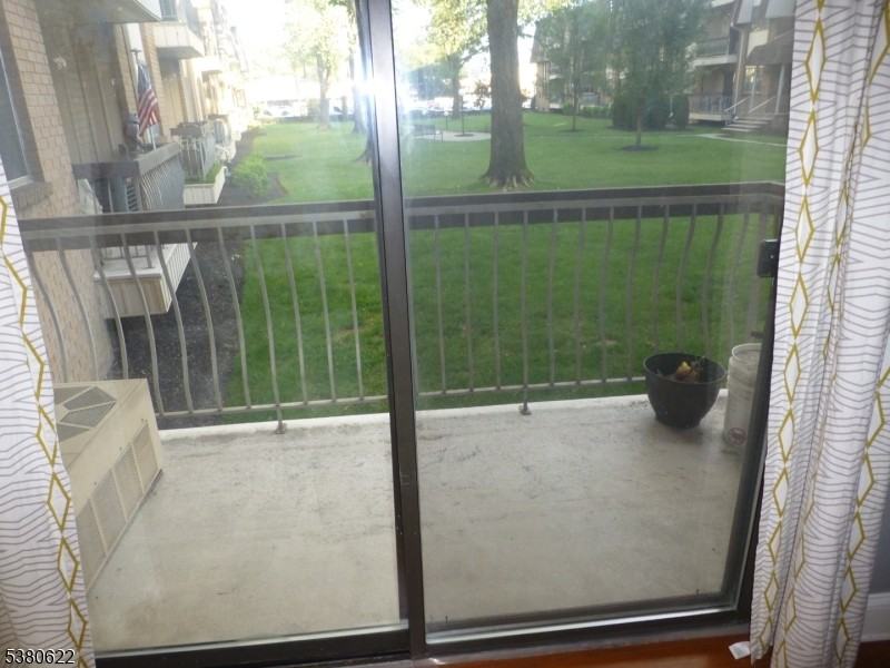 1150 W Saint Georges Ave Apt A15 - Photo 7 of 11