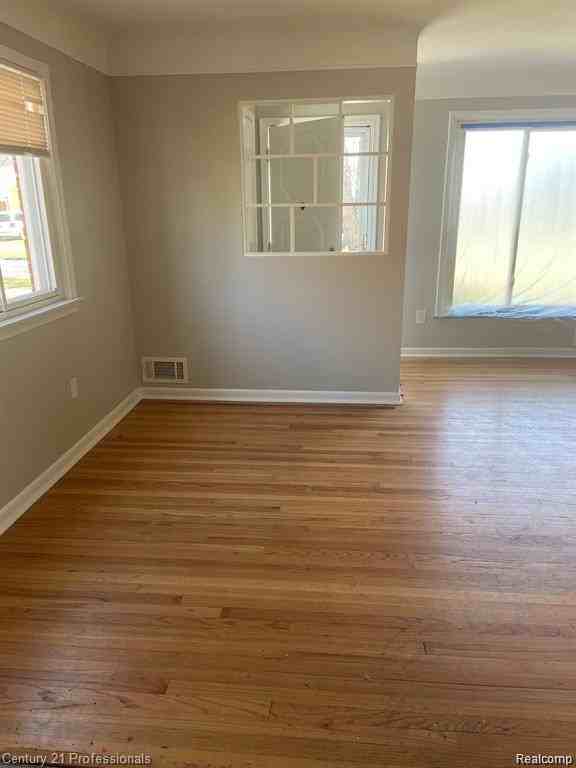 11791 Columbia - Photo 4 of 21