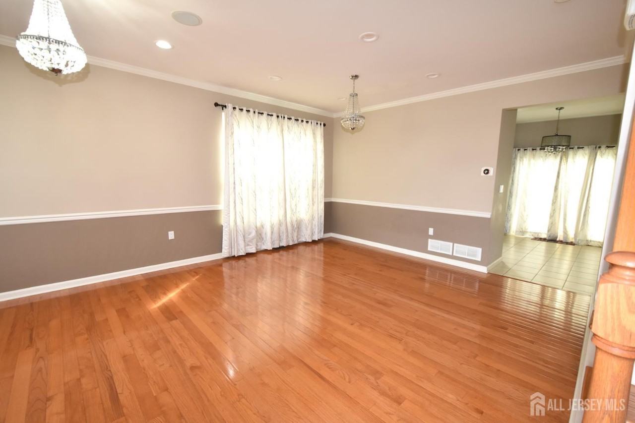 394 Morning Glory Dr - Photo 4 of 32