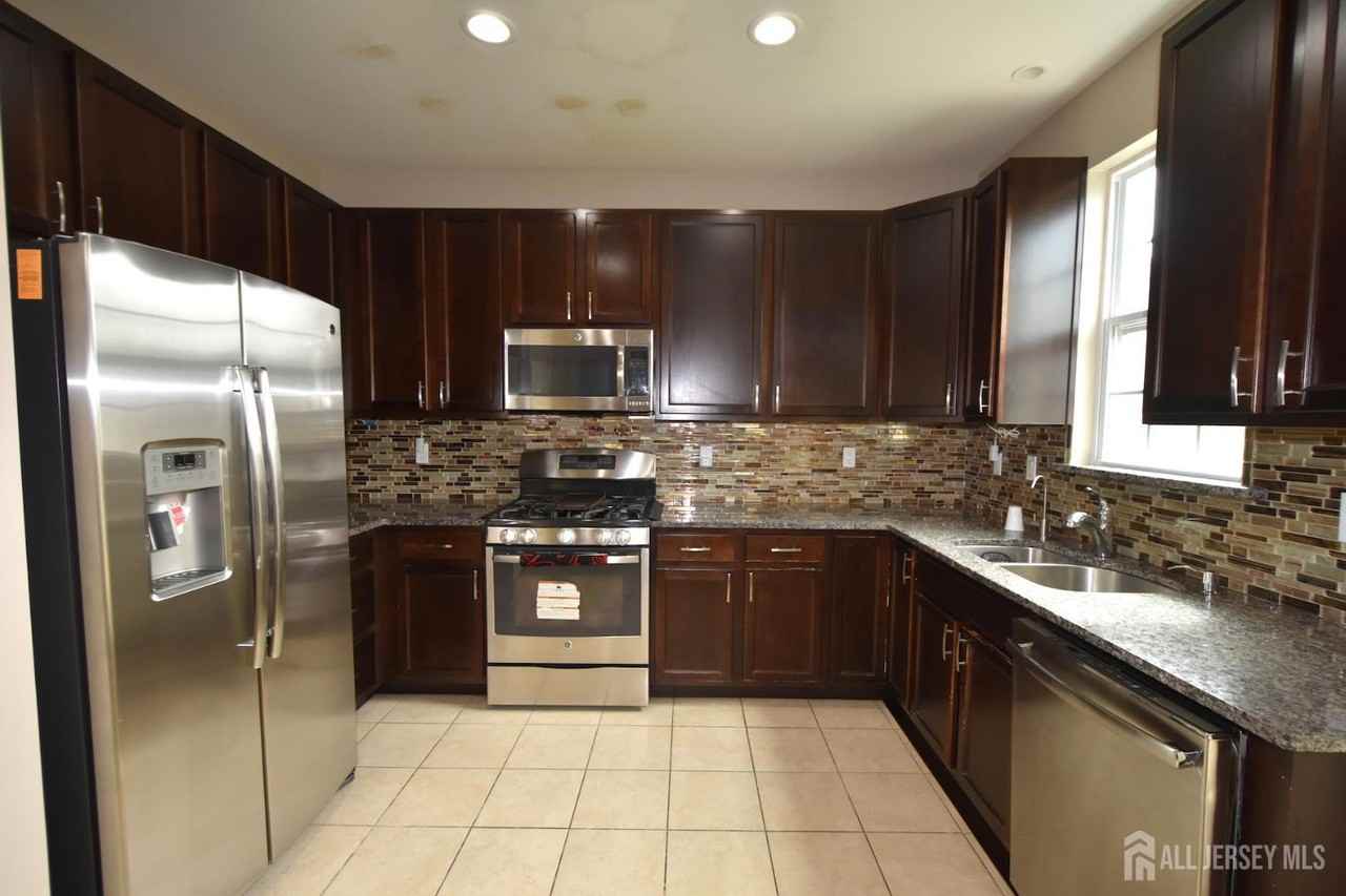 394 Morning Glory Dr - Photo 7 of 32