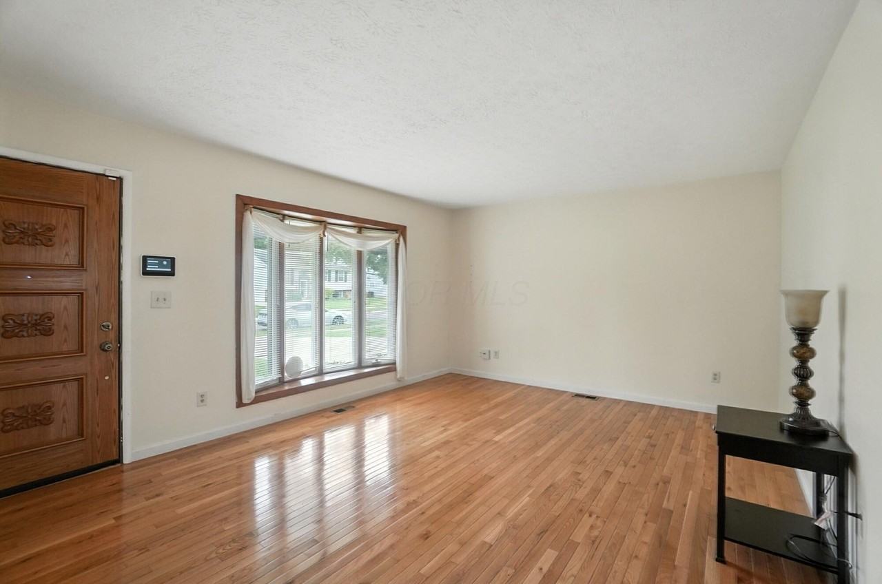 5200 Williamsburg Circle - Photo 2 of 30