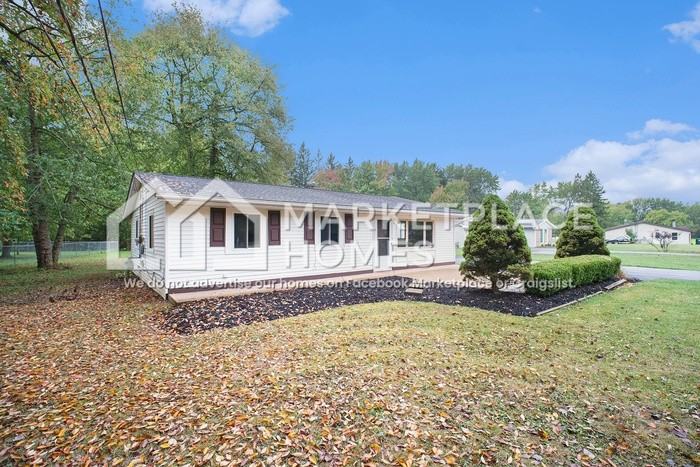 1014 Thistleridge Dr - Photo 2 of 23