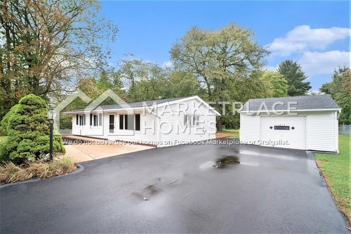 1014 Thistleridge Dr - Photo 3 of 23