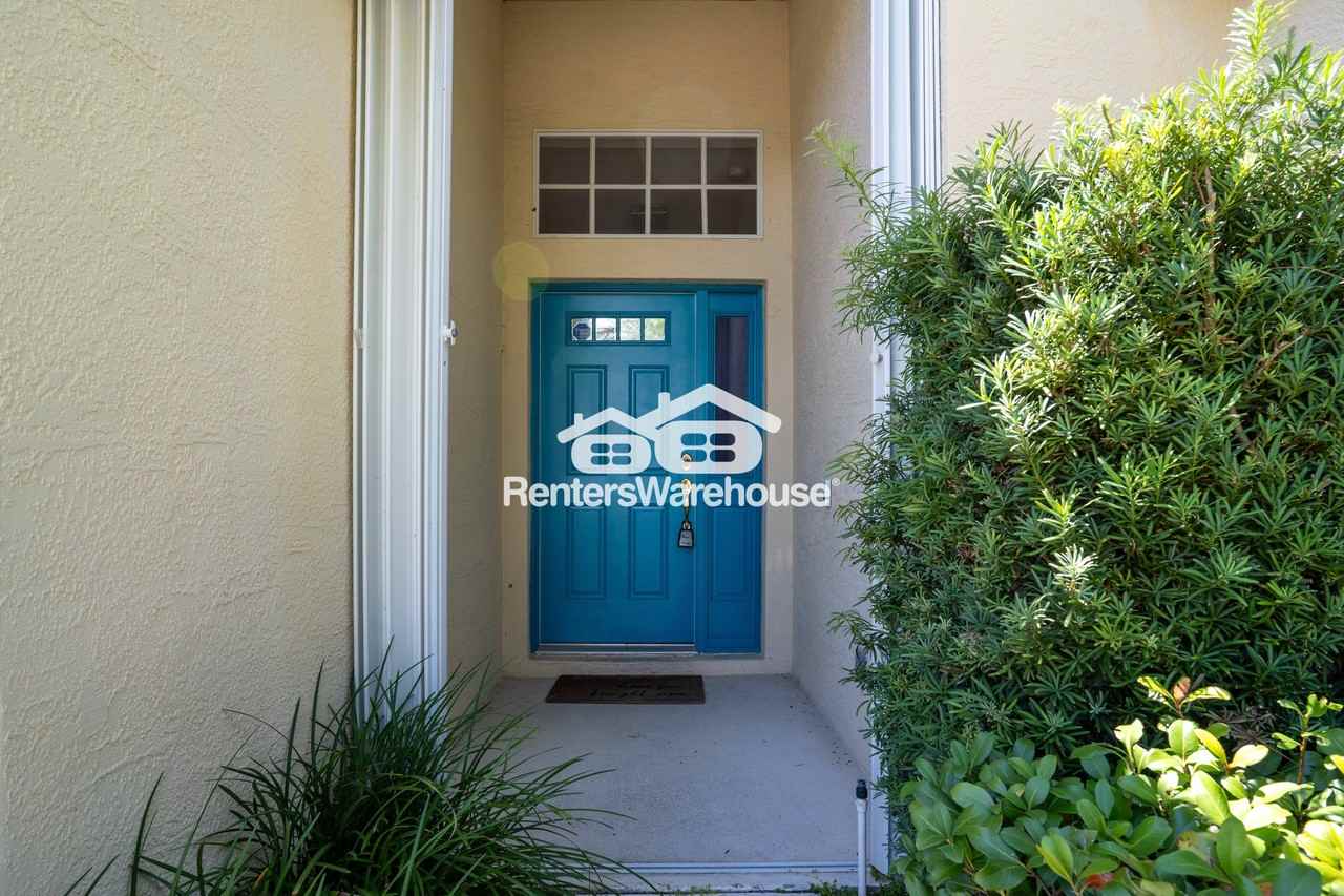 14950 Hidden Oaks Circle - Photo 2 of 22