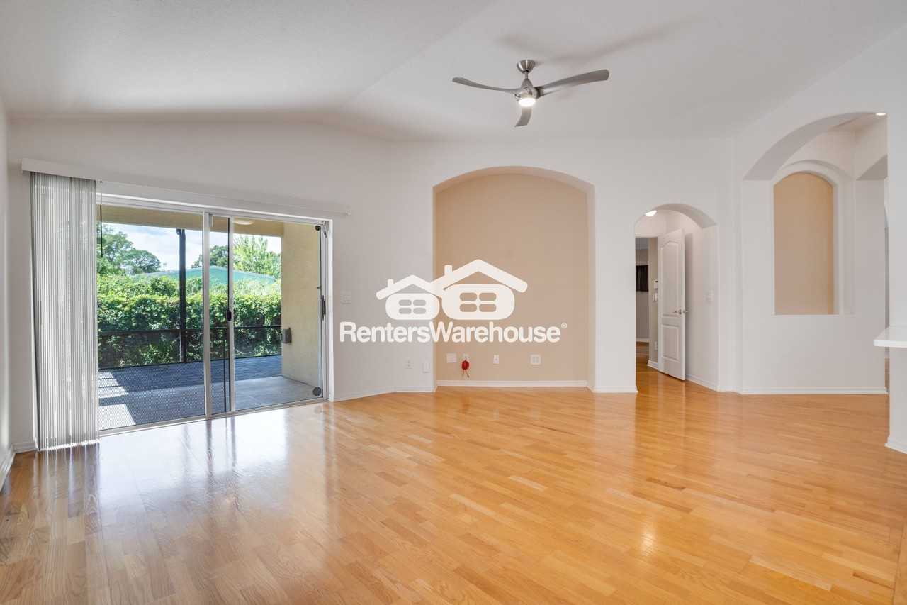 14950 Hidden Oaks Circle - Photo 6 of 22