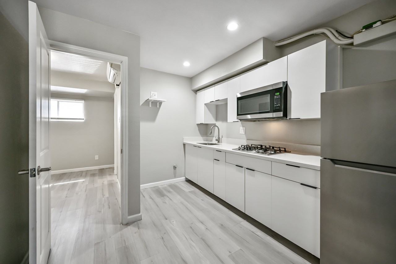 3025 North 32nd Street #21 - Photo 5 of 22