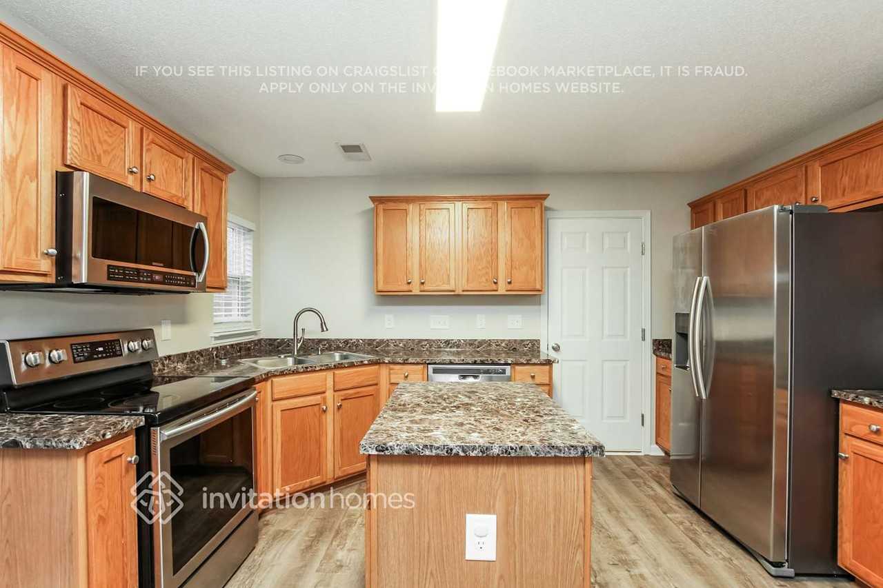 128 Hampshire Dr - Photo 7 of 19