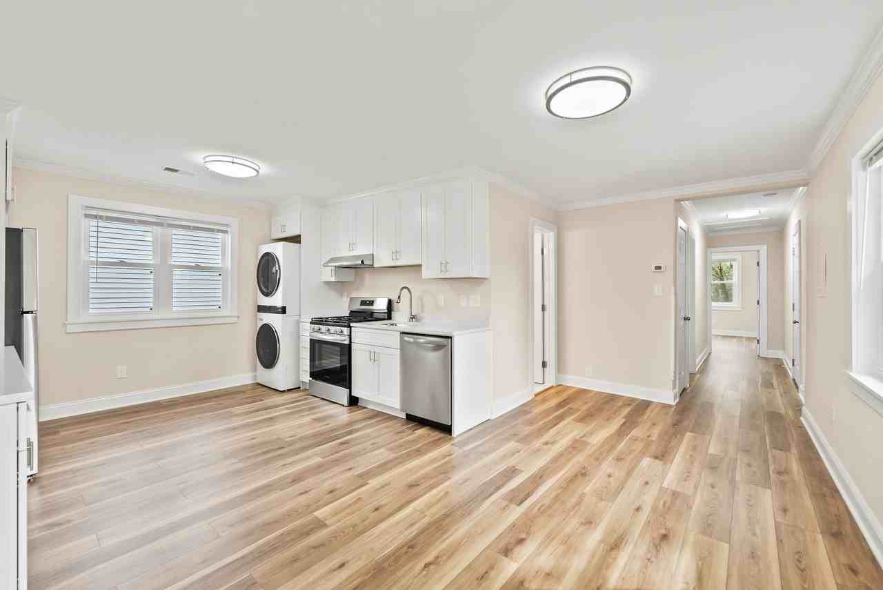 300 E. Alexandria Ave. - Photo 5 of 27