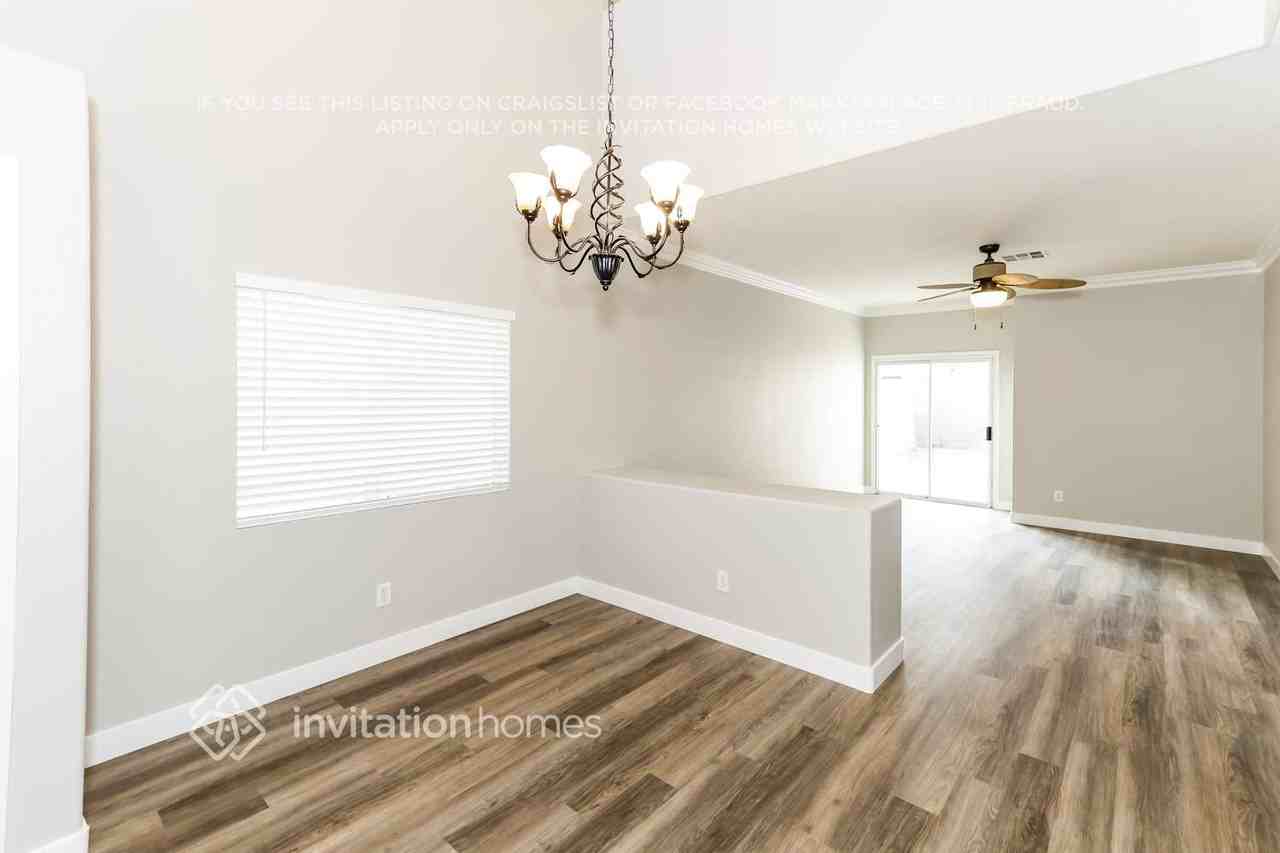 8861 Happy Stream Ave - Photo 4 of 12