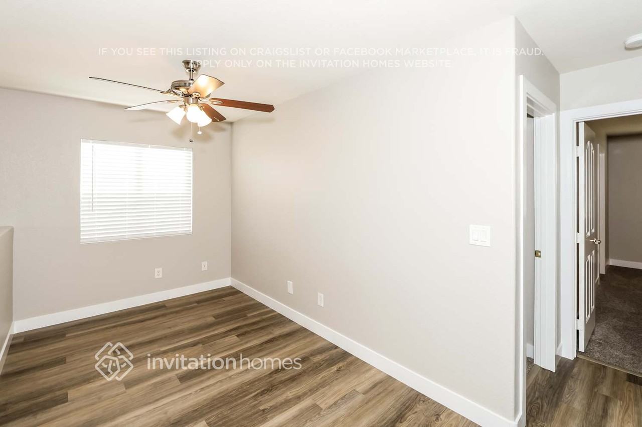 8861 Happy Stream Ave - Photo 7 of 12