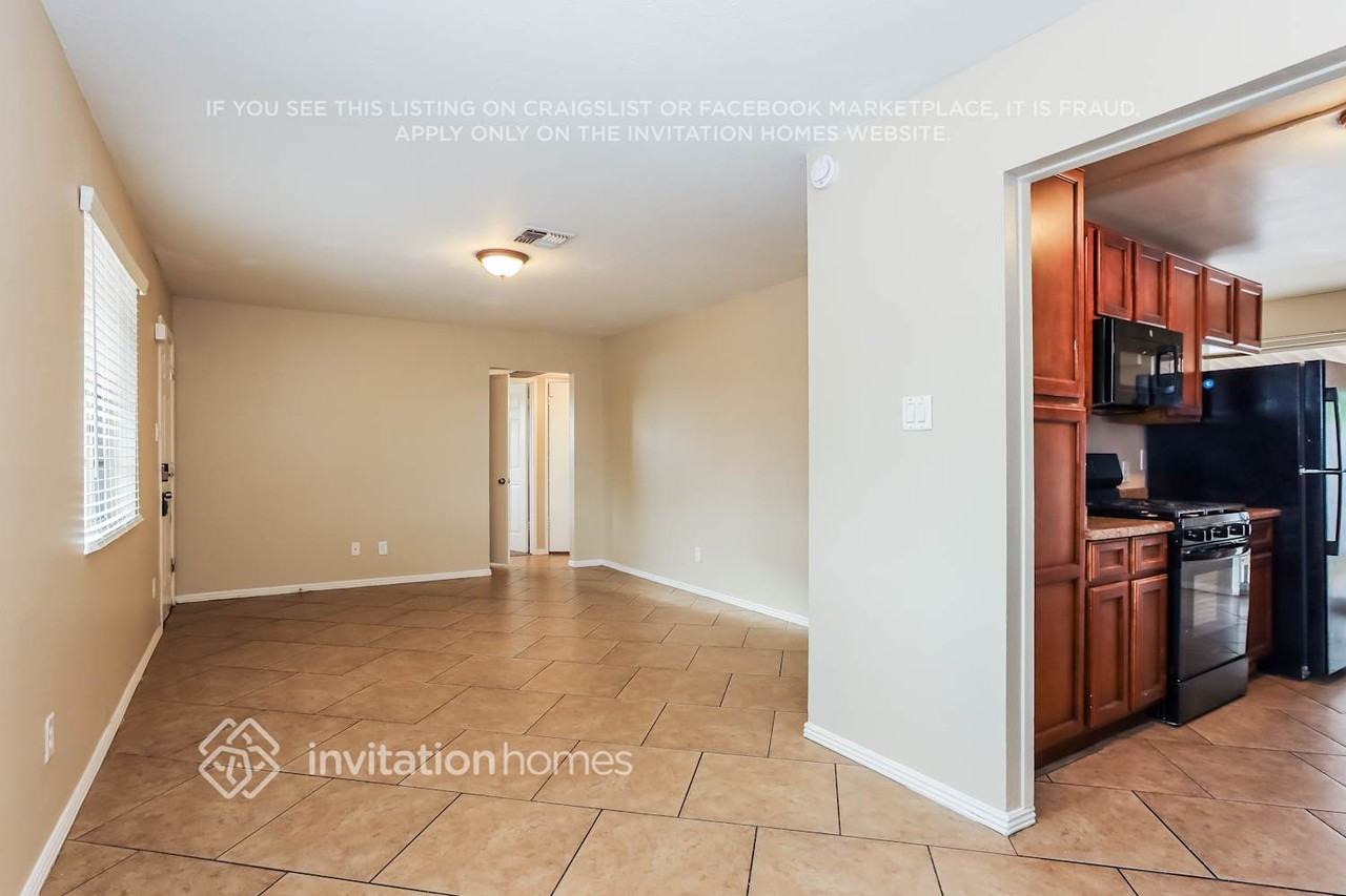 670 East Buffalo Street - Photo 5 of 17