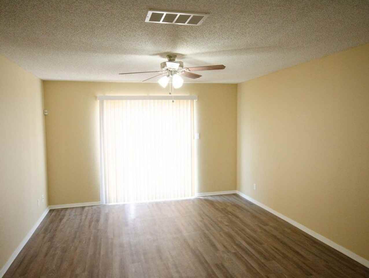 Parkside Apartments - Photo 4 of 16