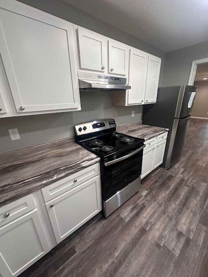 Parkside Apartments - Photo 2 of 16