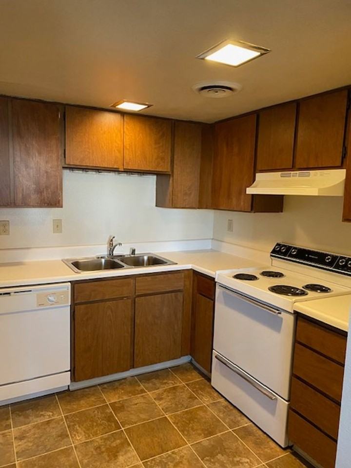 3900 El Potrero Ln #2 - Photo 4 of 13