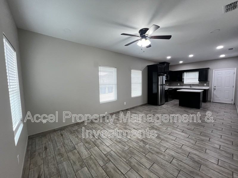 1327 W Garfield Ave #2 - Photo 2 of 13