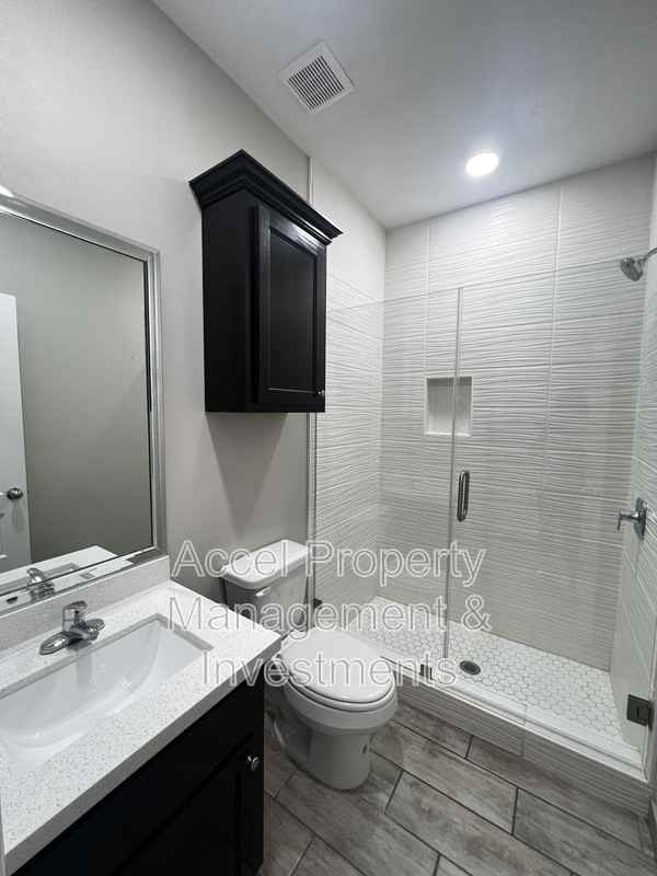 1327 W Garfield Ave #2 - Photo 7 of 13
