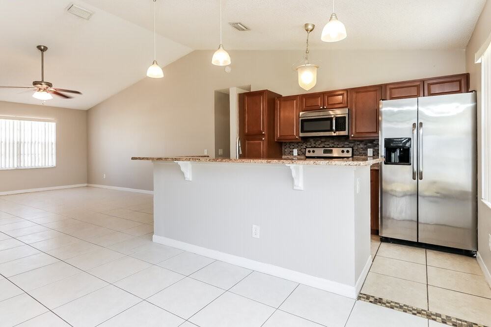 1576 Sw Pitts Ave - Photo 7 of 16