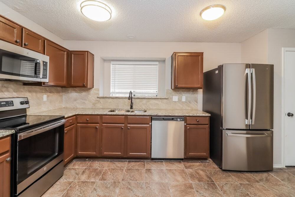 2301 Fall Ct - Photo 7 of 16