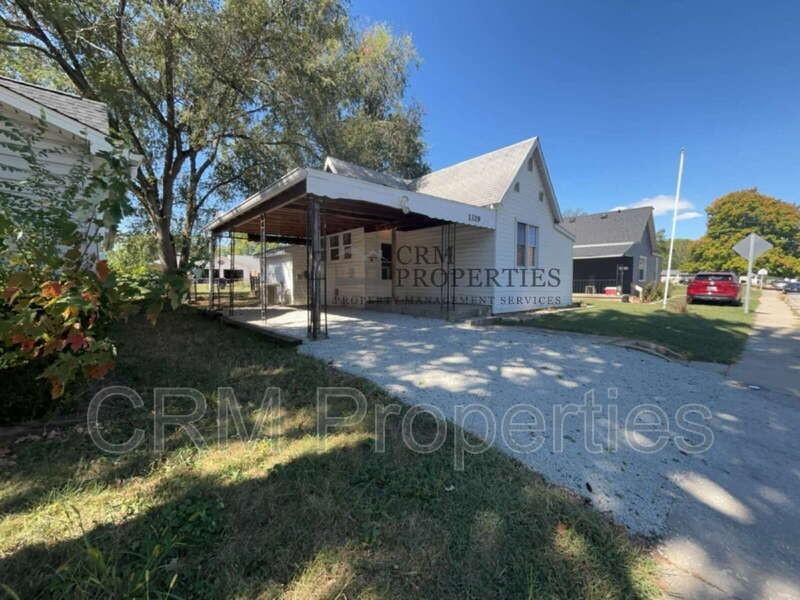 1329 North Wabash Avenue - Photo 2 of 27