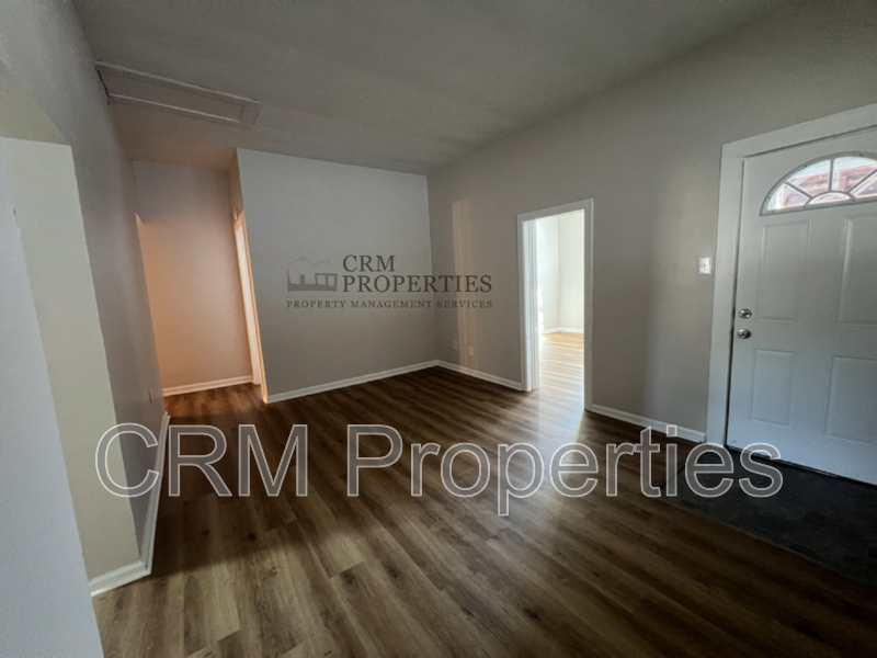 1329 North Wabash Avenue - Photo 4 of 27