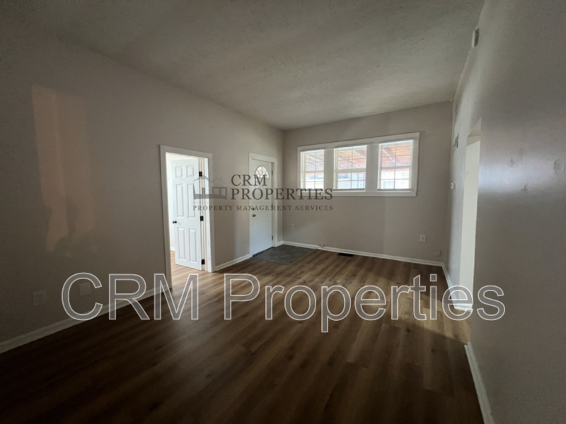 1329 North Wabash Avenue - Photo 5 of 27