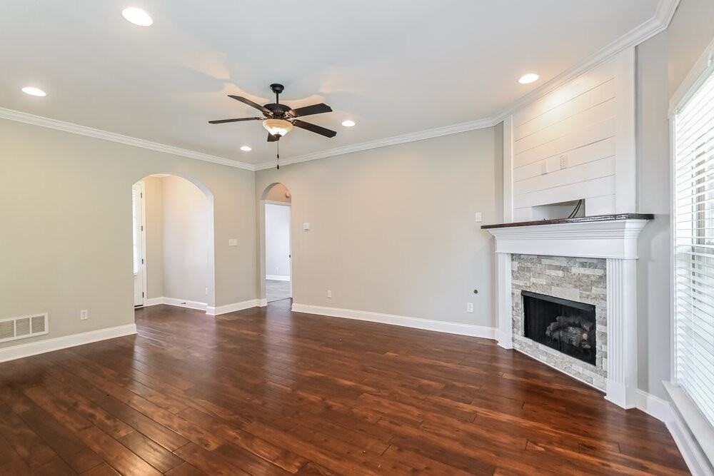 2580 Woodcutter Dr - Photo 4 of 17