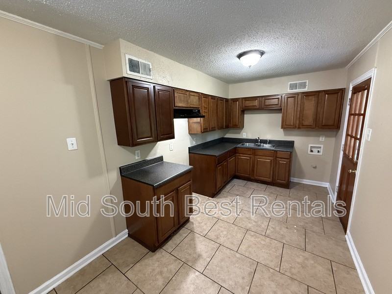 3591 Bigelow Street - Photo 3 of 8